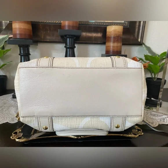 Coach Legacy Signature Classic C Logo, Leather/Linen Tote, Ivory, Gold Hardware - Picture 9 of 17